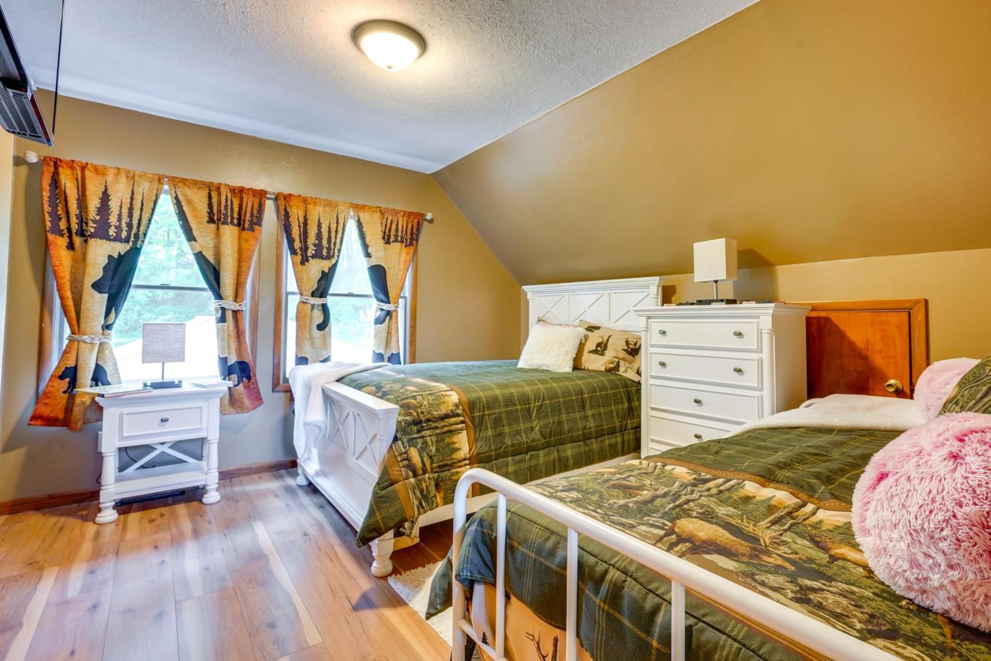 Howard Cabin Rental About 3 Mi To Apple Valley Lake! Mount Vernon Bagian luar foto