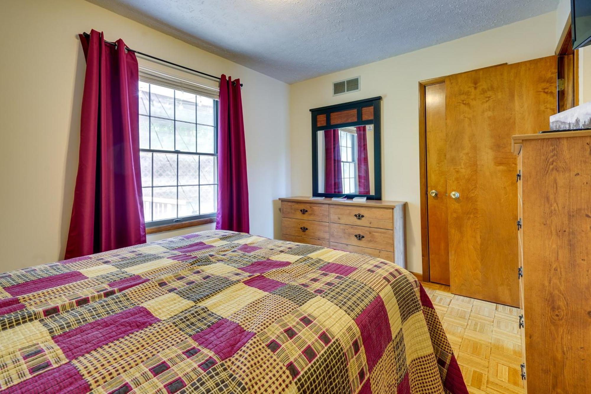 Howard Cabin Rental About 3 Mi To Apple Valley Lake! Mount Vernon Bagian luar foto