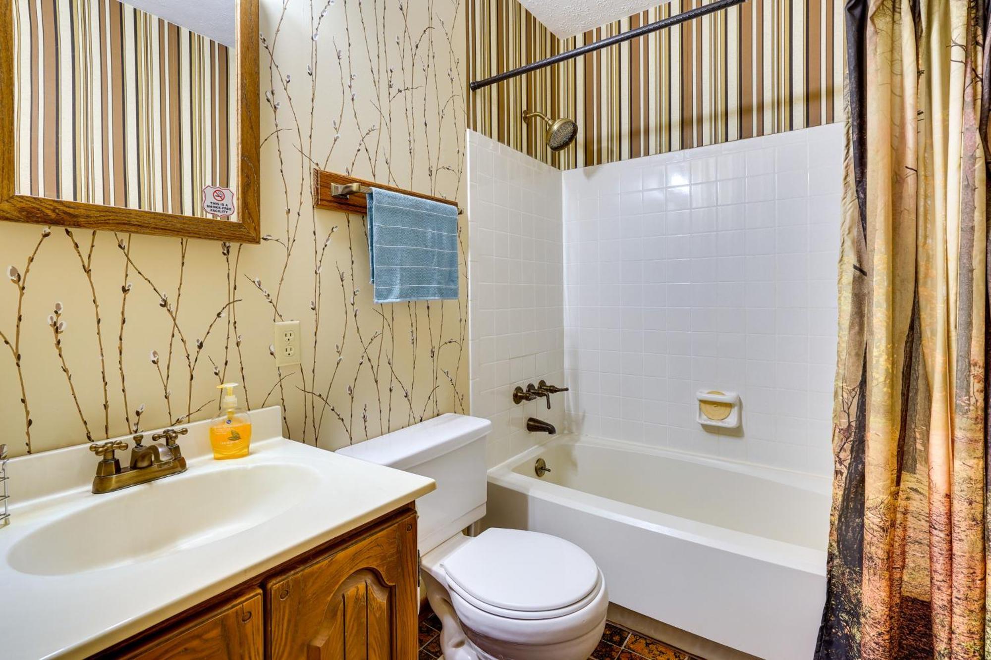 Howard Cabin Rental About 3 Mi To Apple Valley Lake! Mount Vernon Bagian luar foto